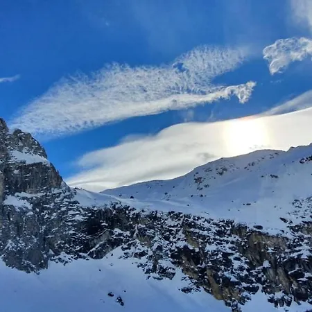 Newly Modern In The Heart Of Cervinia Апартаменти *