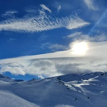 Newly Modern In The Heart Of Cervinia Апартаменти