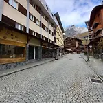 Newly Modern In The Heart Of Cervinia Apartman
