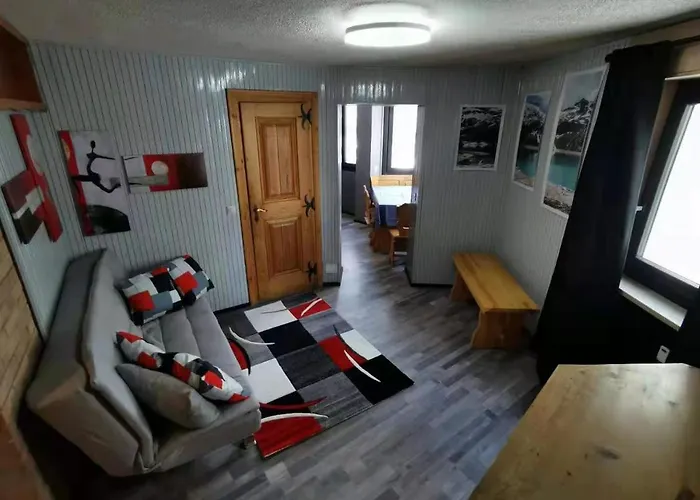 Newly Modern In The Heart Of Cervinia アパート