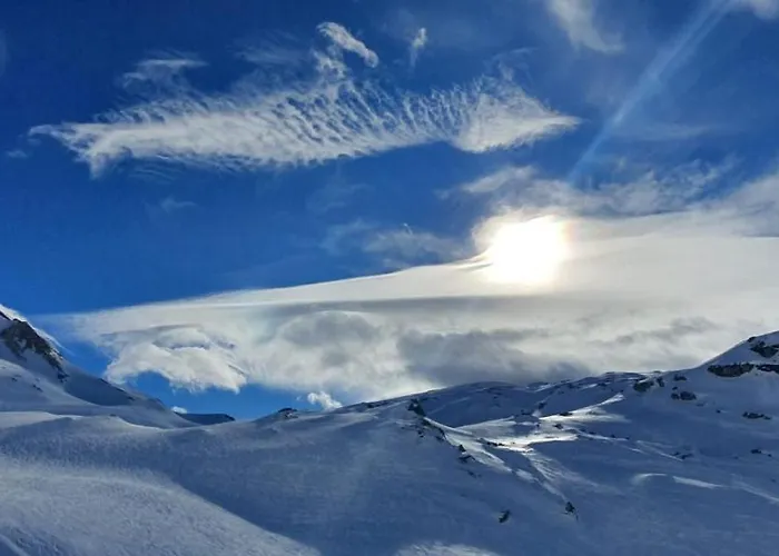 Newly Modern In The Heart Of Cervinia アパート